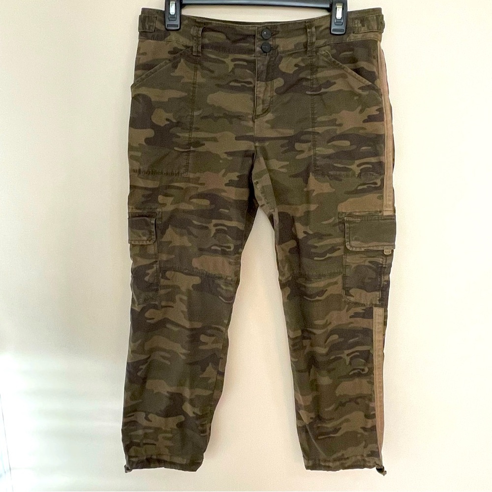 Sanctuary Green Camo Cargo Cropped Pants Size 29